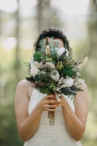 DIY Wedding bouquet to save on your wedding
