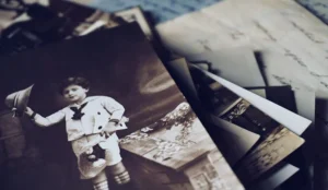 Childhood photos as a cute wedding idea