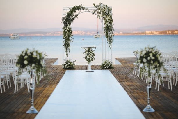DIY wedding decor, ceremony arch