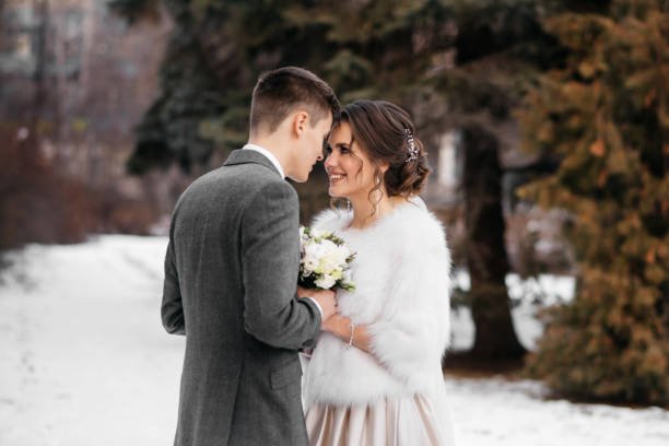 Winter outdoor wedding, bride and groom