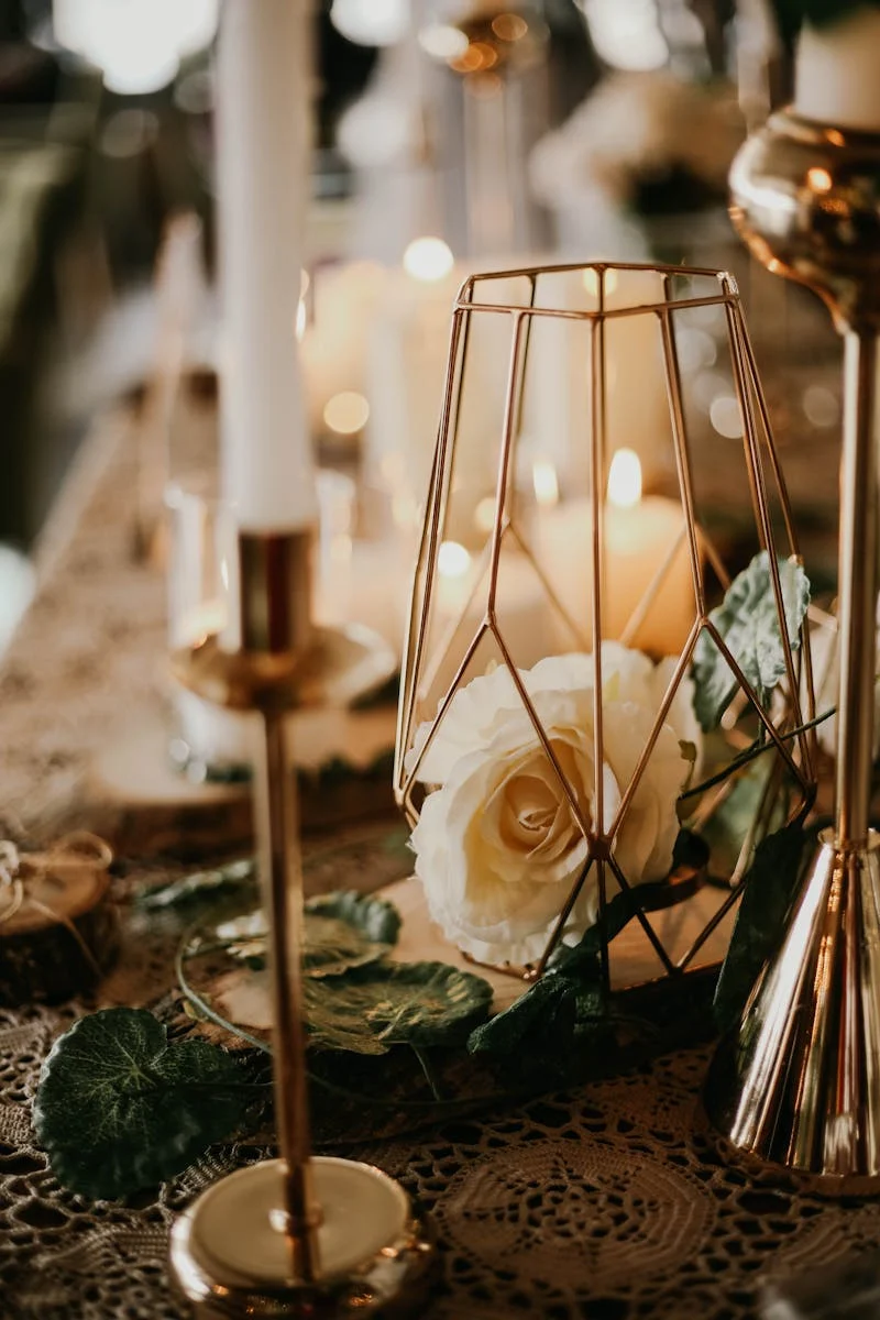 Winter Wedding Decor ideas. Metalic & candles