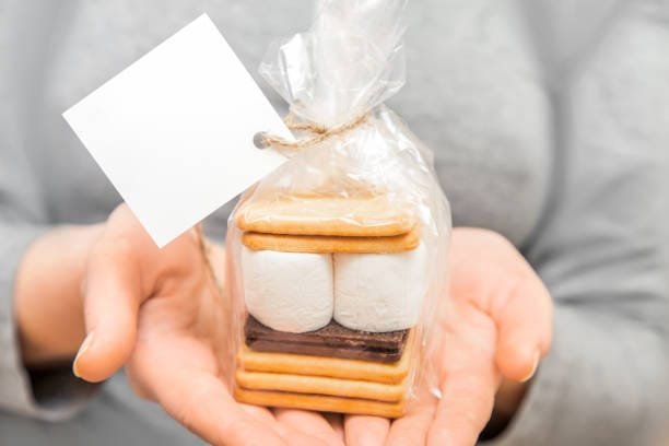 DIY wedding favors, s'mores kit