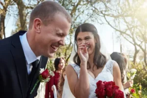 candid wedding photos, wedding trends
