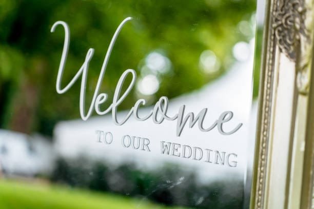 Creative Wedding signage ideas, mirror