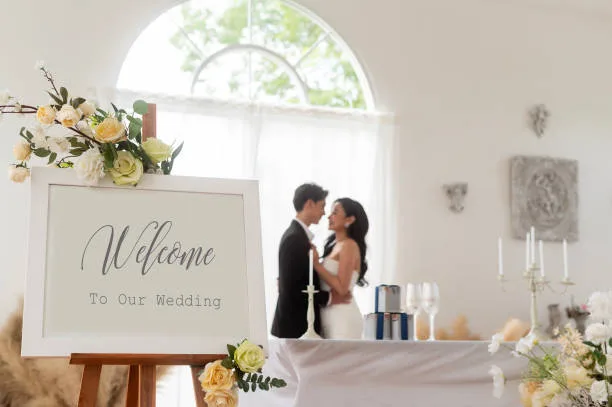 Wedding welcome sign with bride & groom