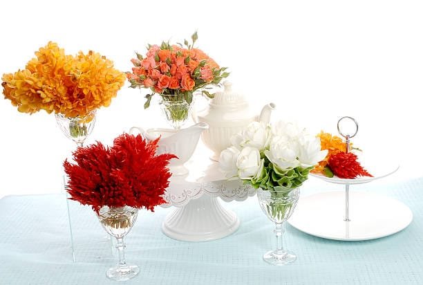 wedding trends to avoid, matching centerpieces